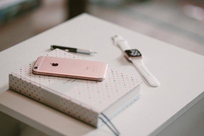 organising desk office